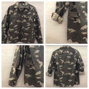 H&M size 4 Camo Utility Button up Jacket